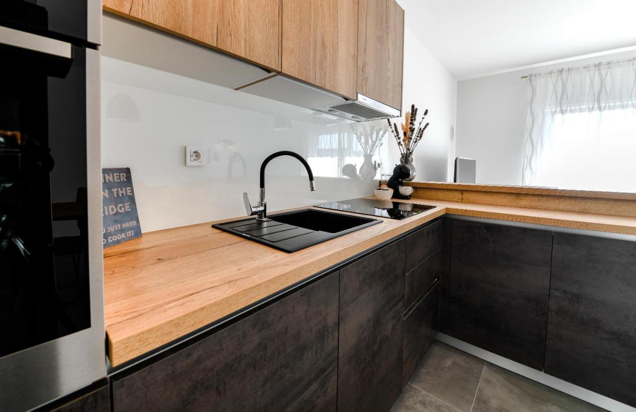 Spacious Apartment Nero With Free Parking ซาดาร์ ภายนอก รูปภาพ